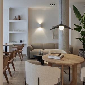 ADELANTE Boutique Hotel